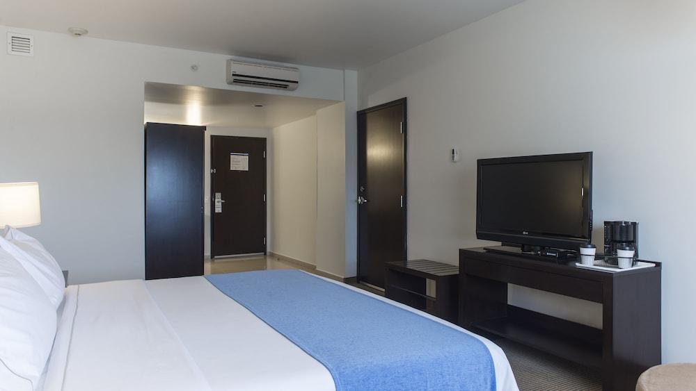 Holiday Inn Express Guadalajara Iteso By Ihg Zapopan Esterno foto