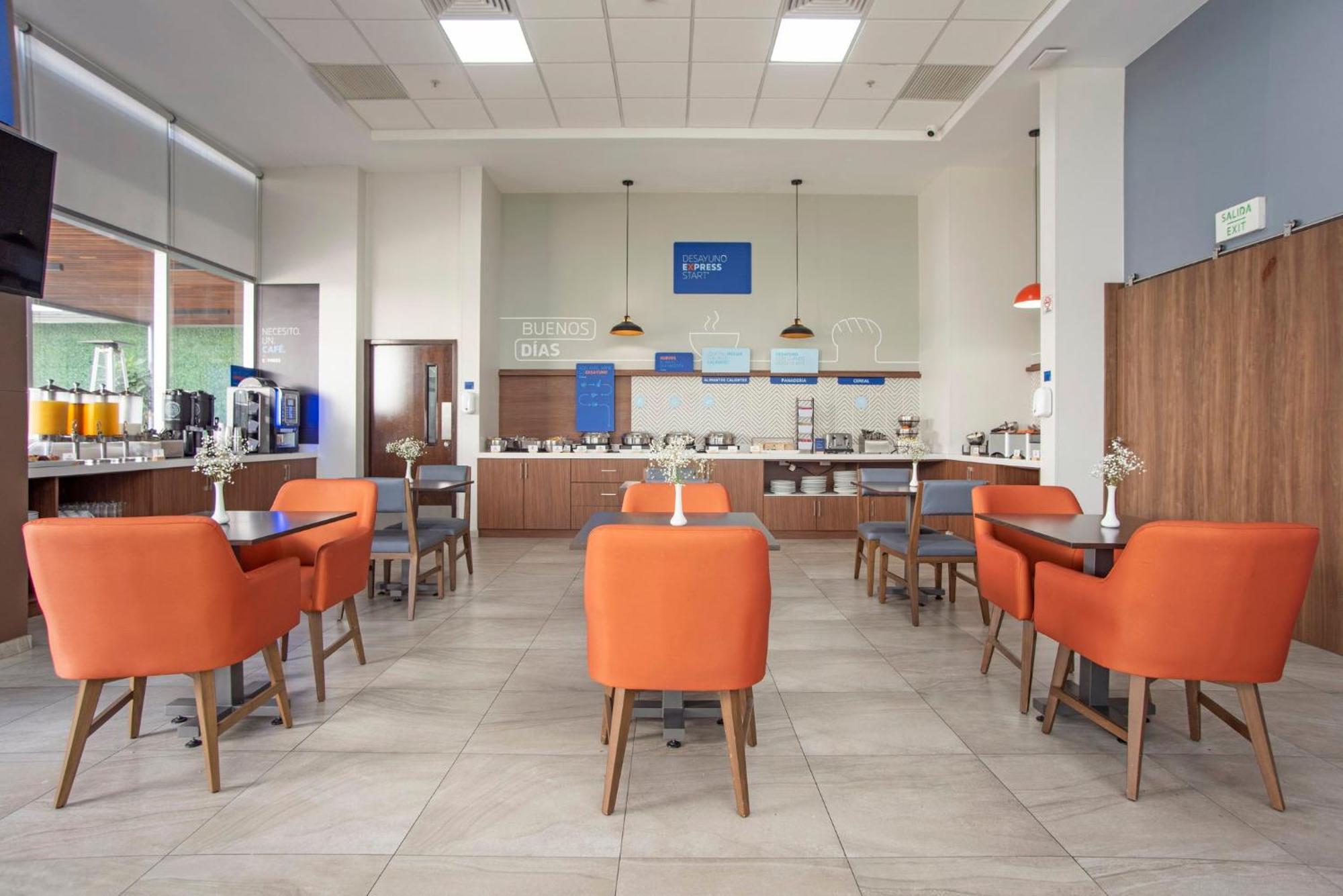 Holiday Inn Express Guadalajara Iteso By Ihg Zapopan Esterno foto