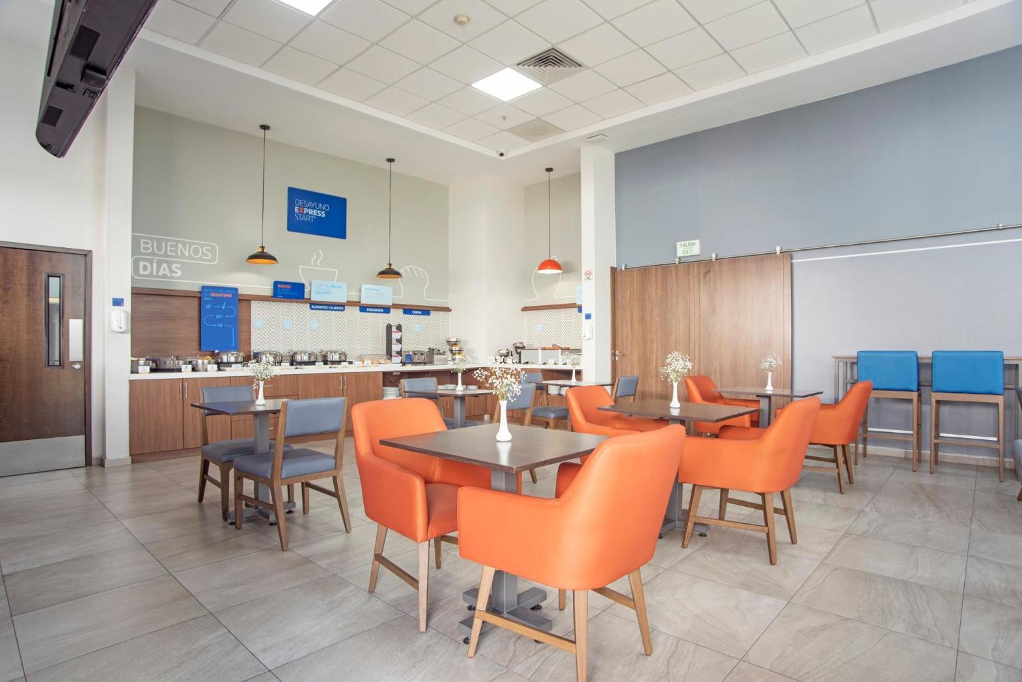 Holiday Inn Express Guadalajara Iteso By Ihg Zapopan Esterno foto