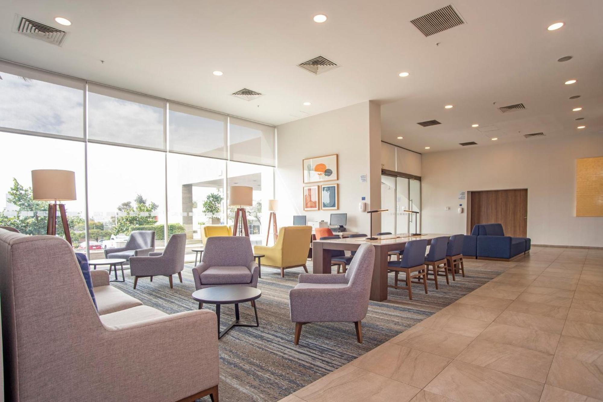 Holiday Inn Express Guadalajara Iteso By Ihg Zapopan Esterno foto