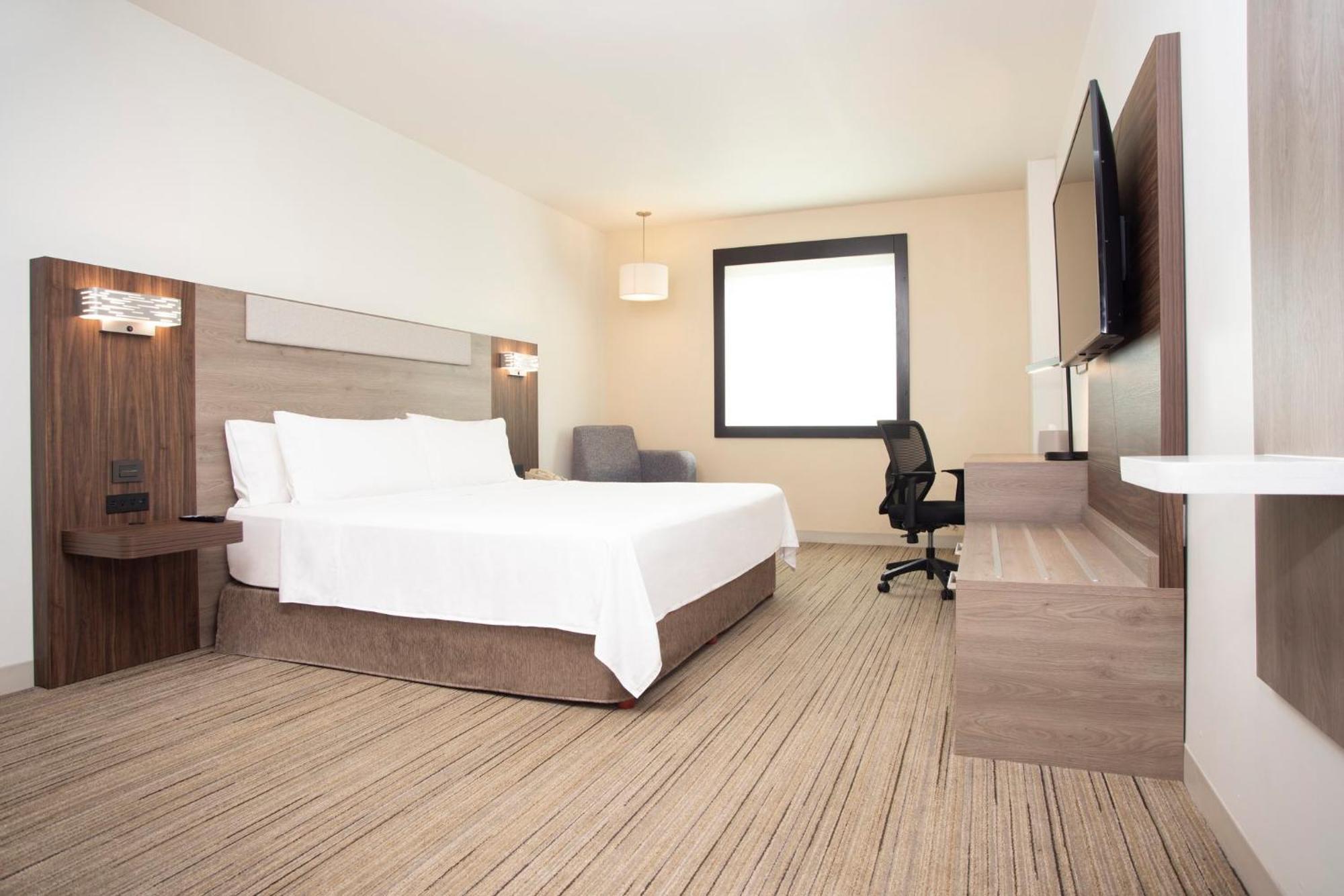 Holiday Inn Express Guadalajara Iteso By Ihg Zapopan Esterno foto