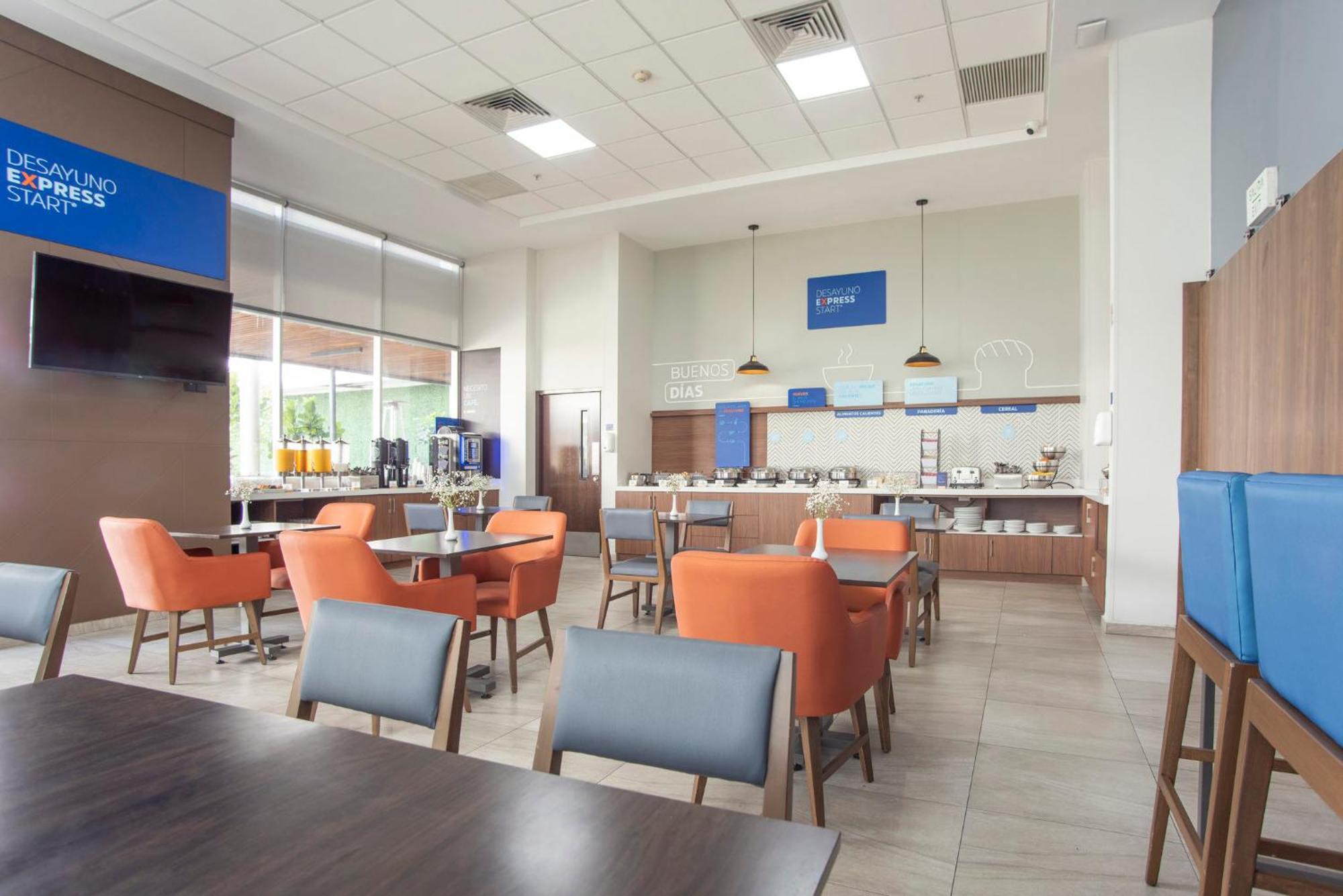 Holiday Inn Express Guadalajara Iteso By Ihg Zapopan Esterno foto