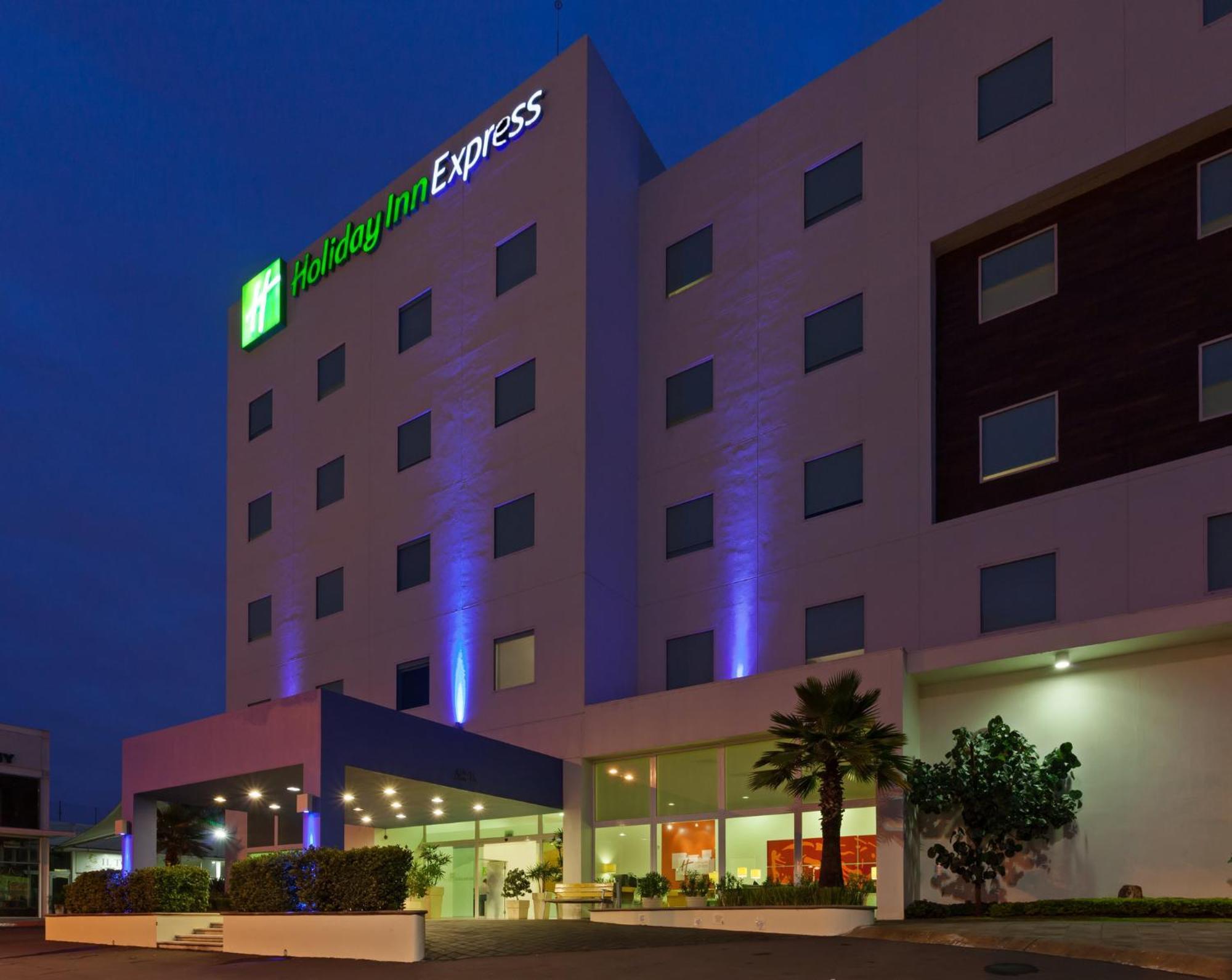 Holiday Inn Express Guadalajara Iteso By Ihg Zapopan Esterno foto