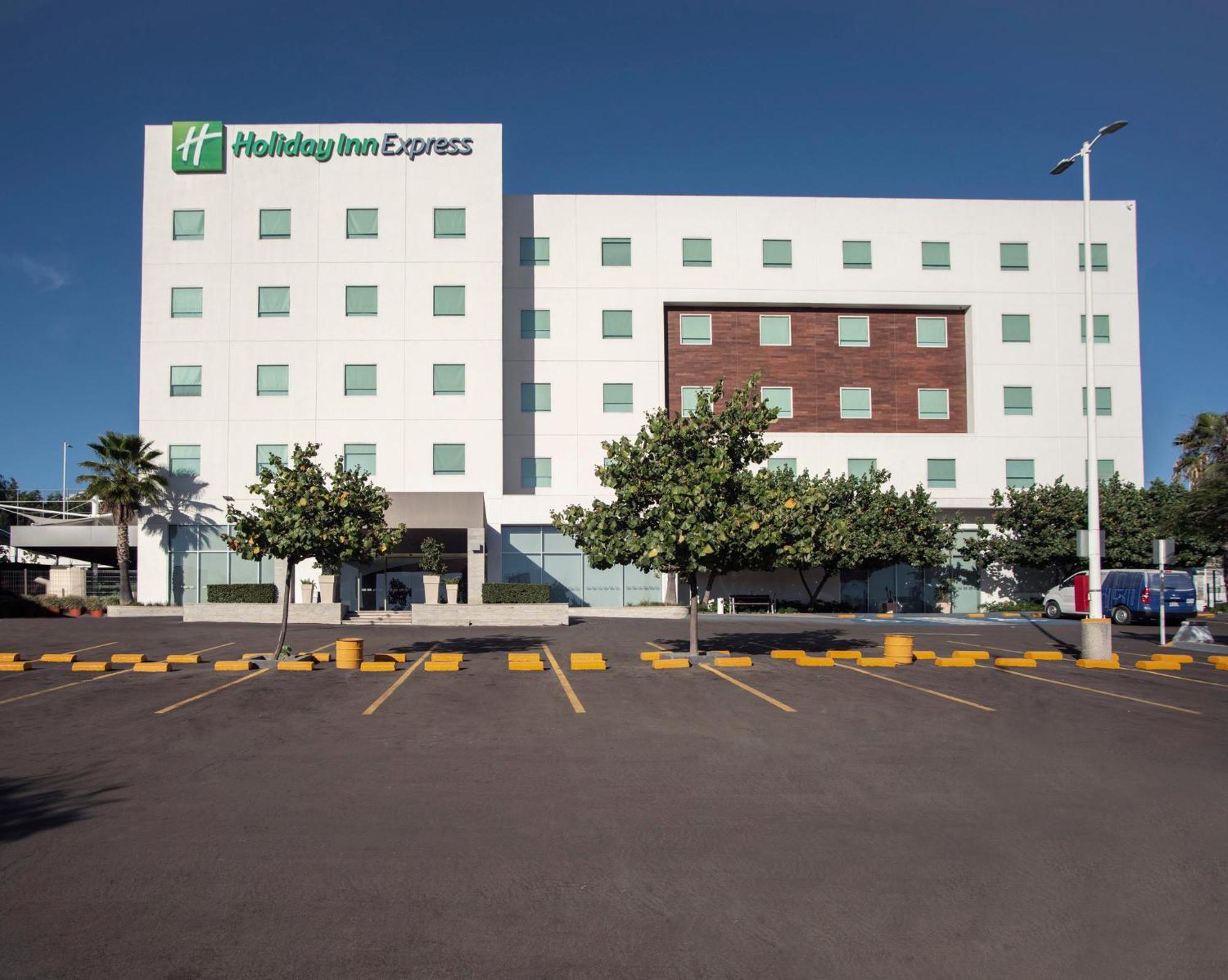 Holiday Inn Express Guadalajara Iteso By Ihg Zapopan Esterno foto