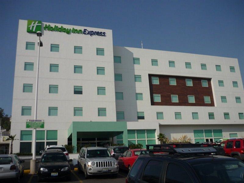 Holiday Inn Express Guadalajara Iteso By Ihg Zapopan Esterno foto